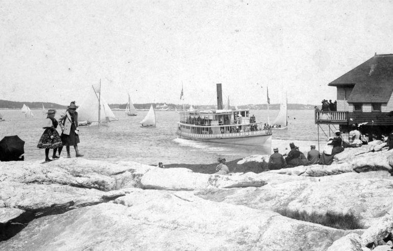The steamer Islander at Squirrel Island Landing in 1901.