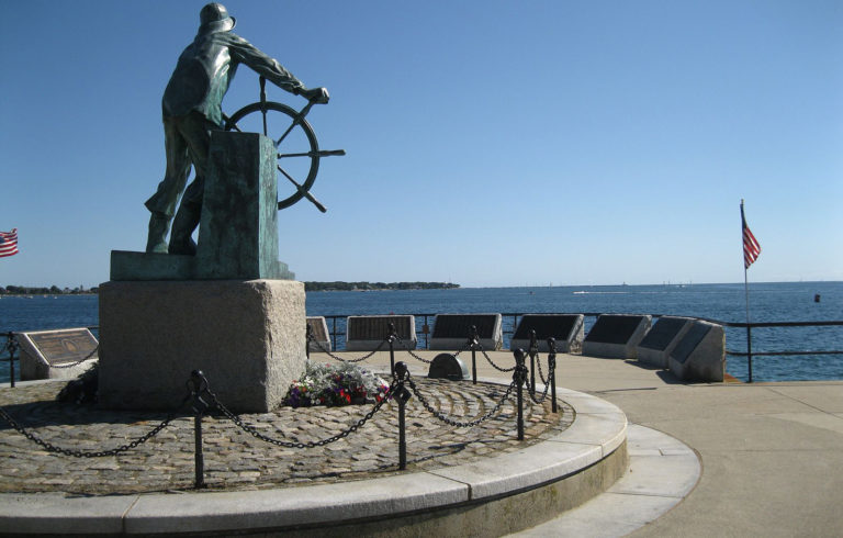 "Man at the Wheel"/Fisherman's Memorial Statue in Gloucester