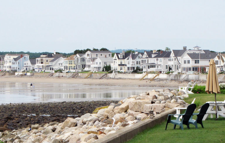 Houses close to the shore on Moody Beach in Wells