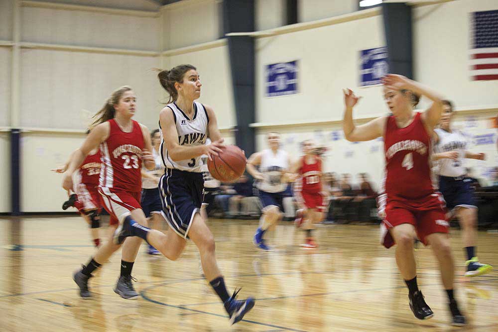 Vinalhaven girls defend.