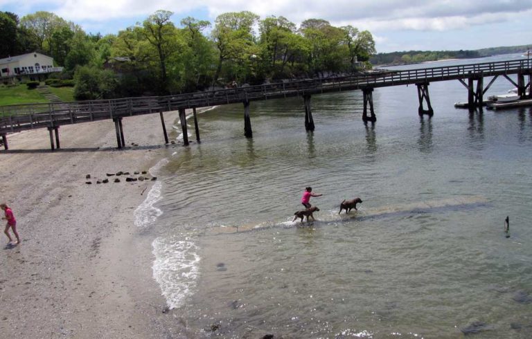 Peaks Island play