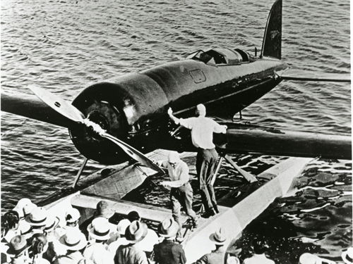 he Lindberghs with the plane in Japan. PHOTO: COURTESY NORTH HAVEN HISTORICAL SOCIETY