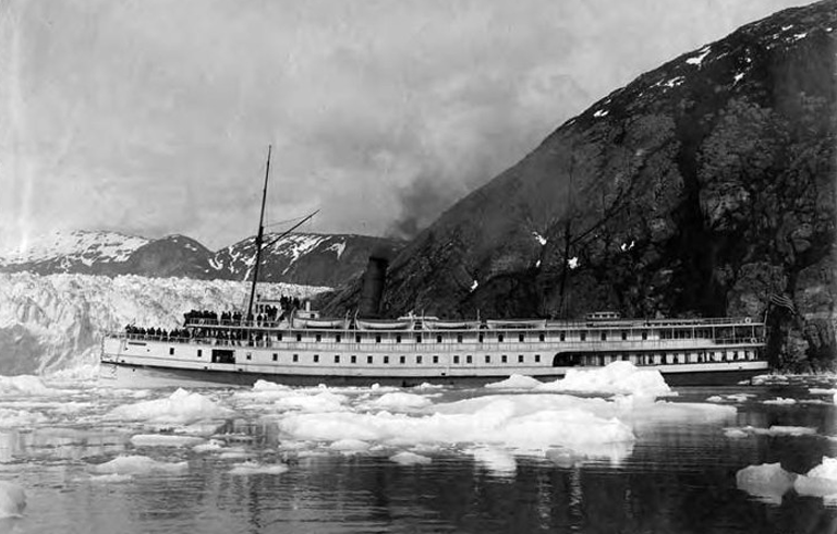The steamship “Victorian” is in front of the Taku Glacier in 1900.
