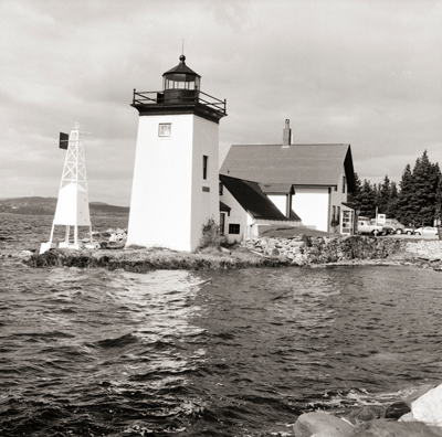 A view of the lighthouse from the 1970s or 1980s.