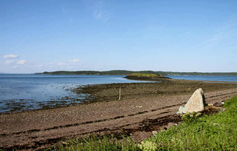 Sipayik's shore.