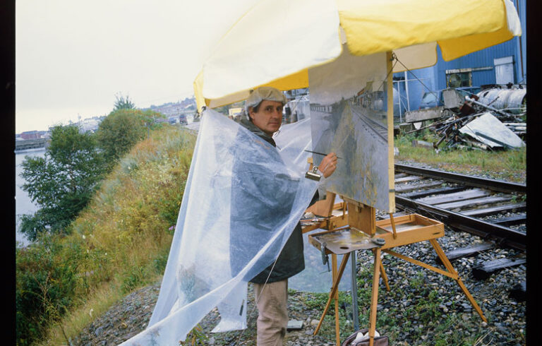 Rackstraw Downes at work at the mouth of the Passagassawaukeag River in Belfast. PHOTO: PENOBSCOT MARINE MUSEUM/PEGGY McKENNA