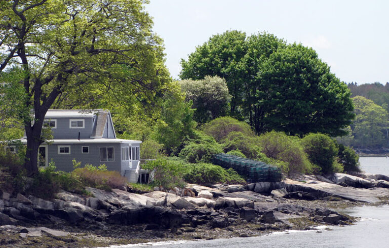 A view of the shore of Peaks Island. FILE PHOTO: TOM GROENING